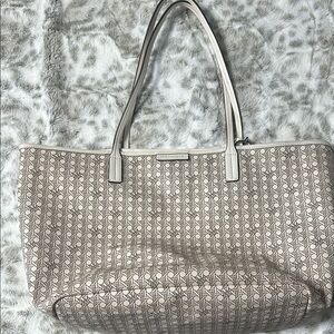 Elegant Beige Tote Bag